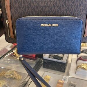 Michael Kors Jet Set Travel Lg Flat Multifunctional Phone Case-Wristlet-Wallet